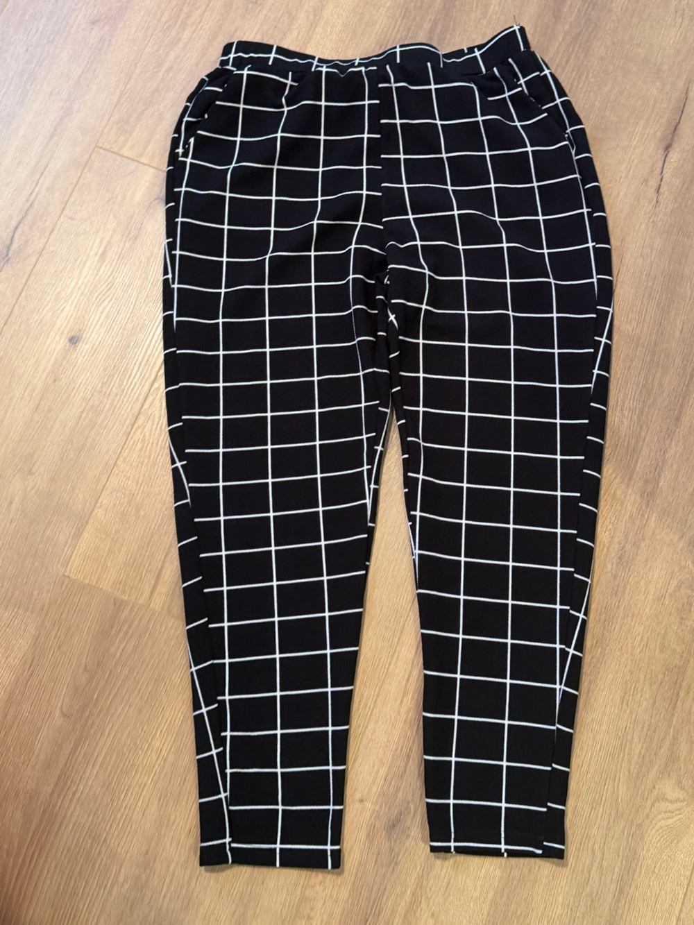 SHEIN Black and White Grid Chinos